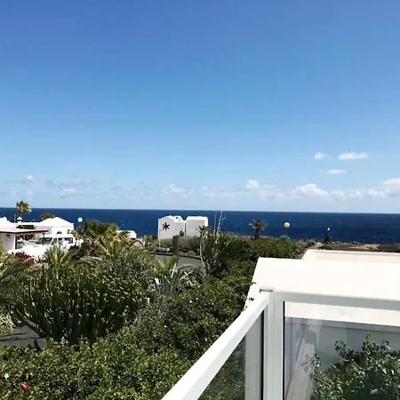 Sleeps 3 Pool Wifi Apartment *