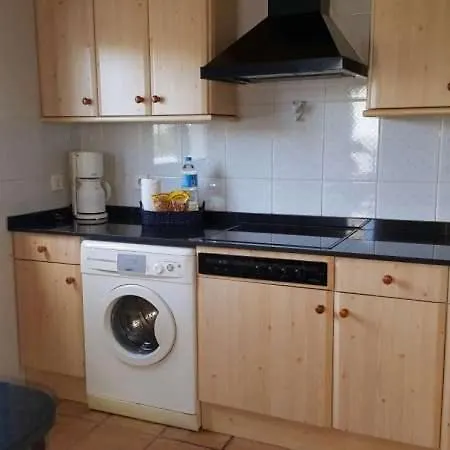 Sleeps 3 Pool Wifi Apartment